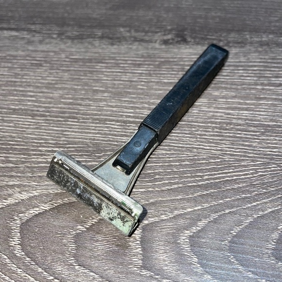 VINTAGE SCHICK Safety Razor 4.5” - Picture 3 of 7